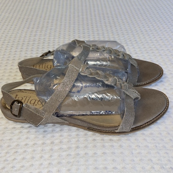 ANTHROPOLOGIE LATIGO Dreamy 8.5 Leather Flat Sandals Neutral Metallic Taupe Gray - Picture 4 of 16